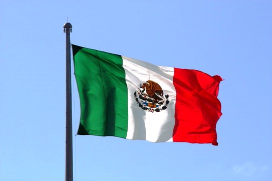 Images of the Mexican flag